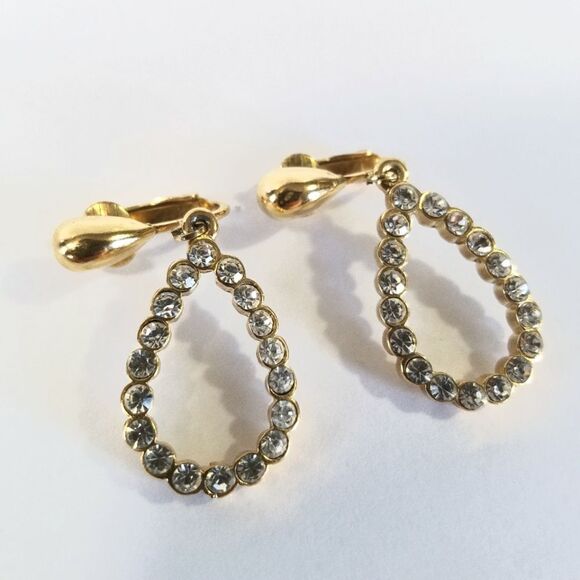 Crown Trifari Signed Vintage Clip On Rhinestone Dangle Teardrop Earrings - Picture 1 of 5